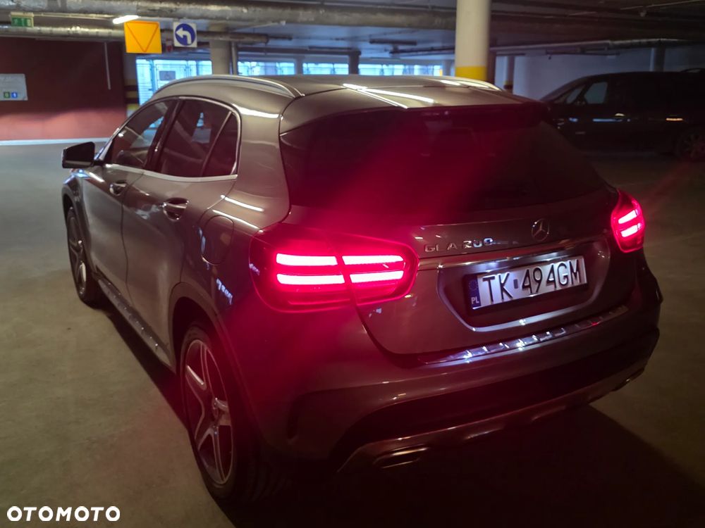 Mercedes-Benz GLA 200 7G-DCT AMG Line - 34