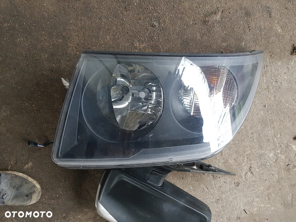 Lampa prawa przednia vw crafter