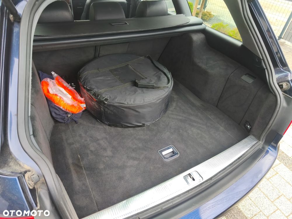 Audi A6 Avant 2.8 30V Quattro - 32