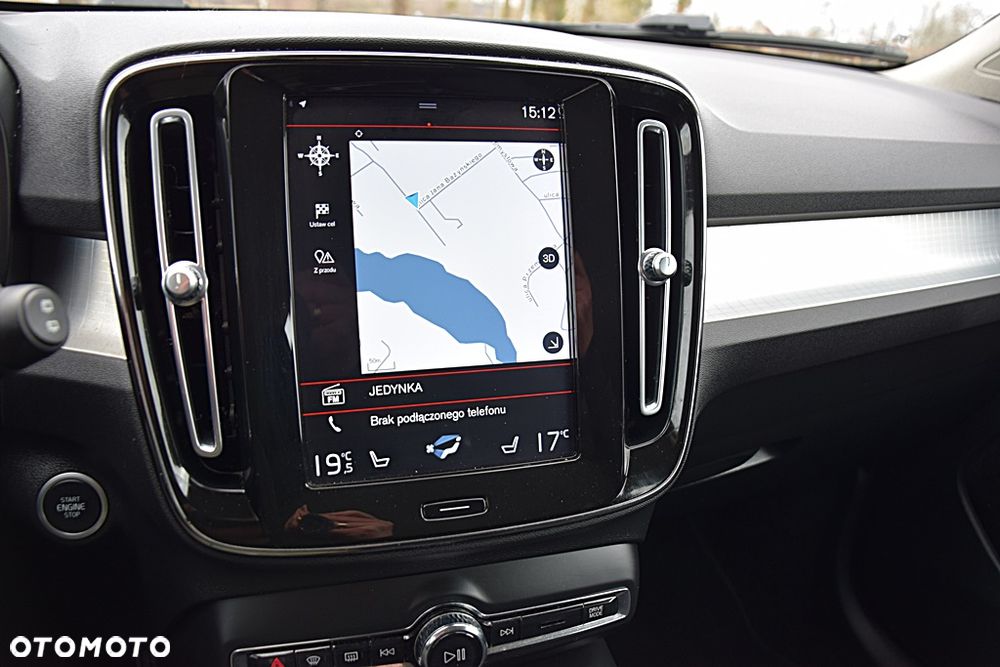 Volvo XC 40 T3 Geartronic Momentum Pro - 18