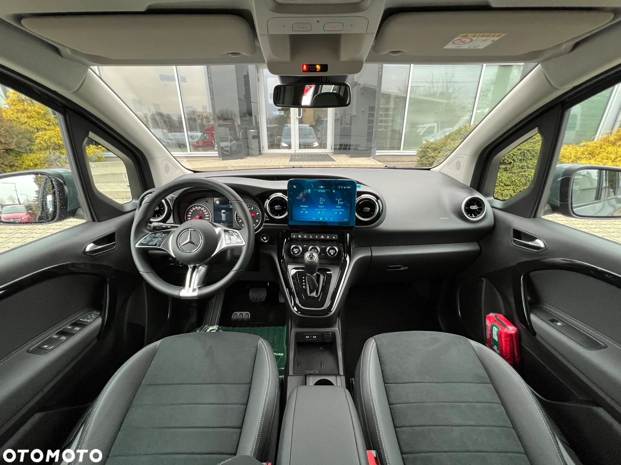 Mercedes-Benz Klasa T 180 d Automatik - 22