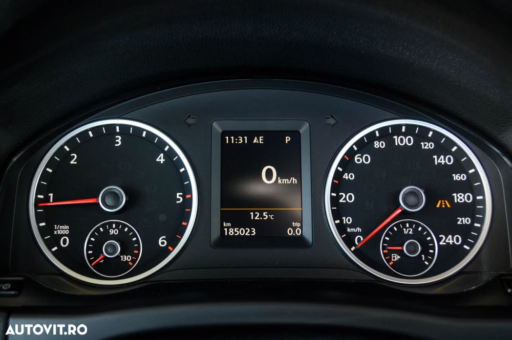 Volkswagen Tiguan 2.0 TDI DPF 4Motion BlueMotion Technology DSG Lounge Sport & Style - 6