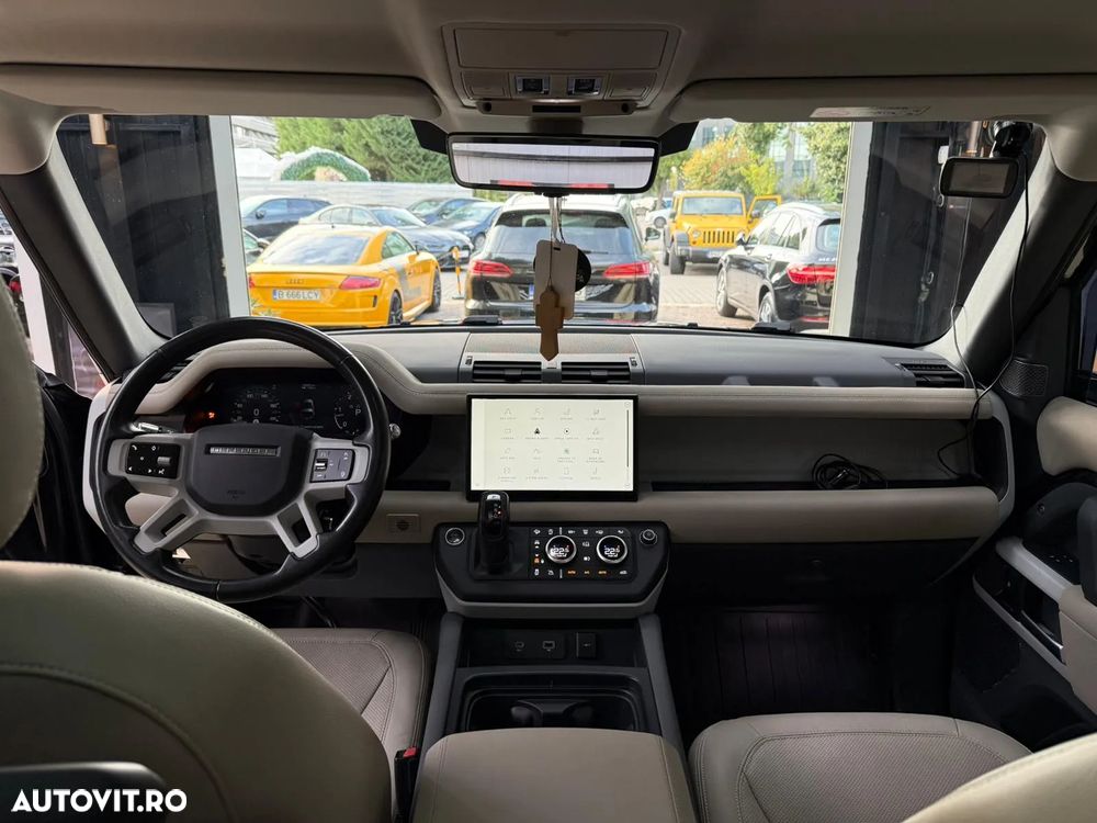 Land Rover Defender - 18