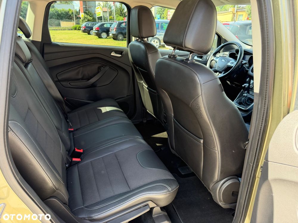 Ford Kuga 2.0 TDCi 2x4 Titanium - 31