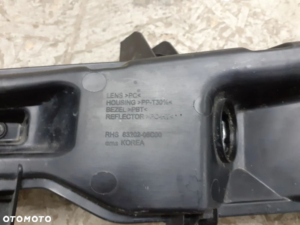 HALOGEN PRAWY SSANGYONG REXTON LIFT 2012-> 83202-08C00 - 7