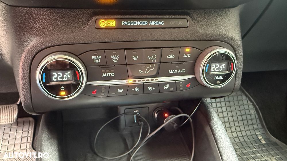 Ford Focus 1.0 EcoBoost Active - 11