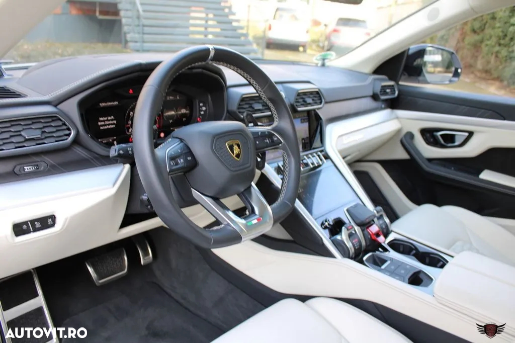 Lamborghini URUS Standard - 10