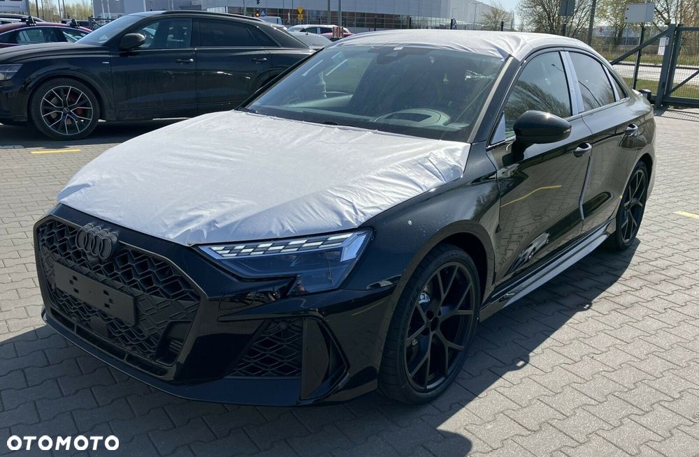 Audi RS3 Limousine - 4
