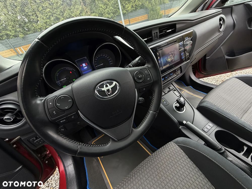 Toyota Auris Hybrid 135 Freestyle - 29