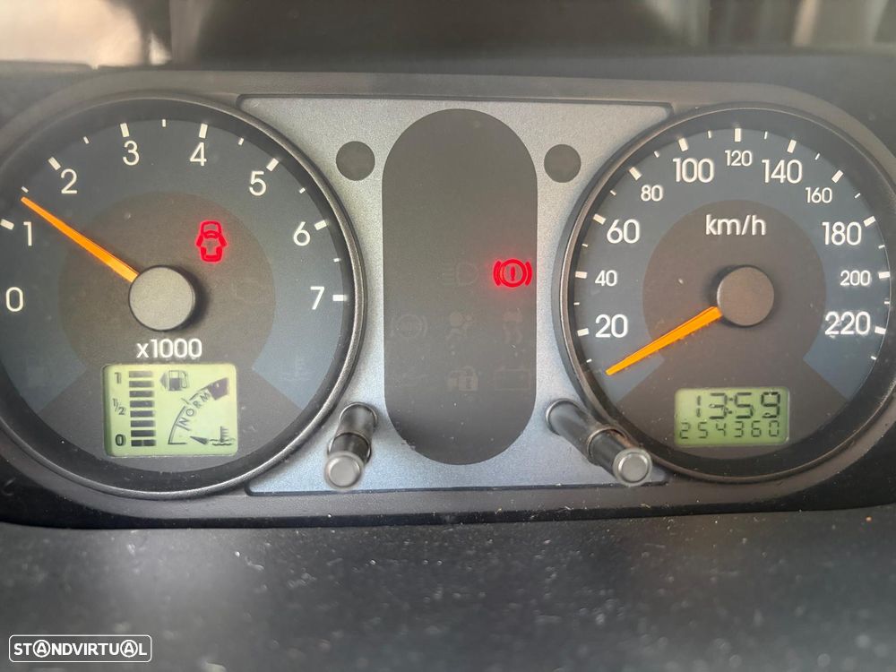 Ford Fiesta 1.4 Ghia - 11