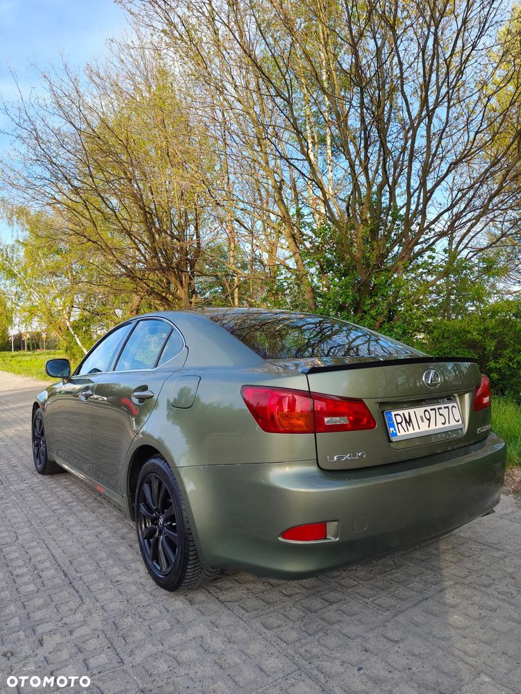 Lexus IS 220d - 4
