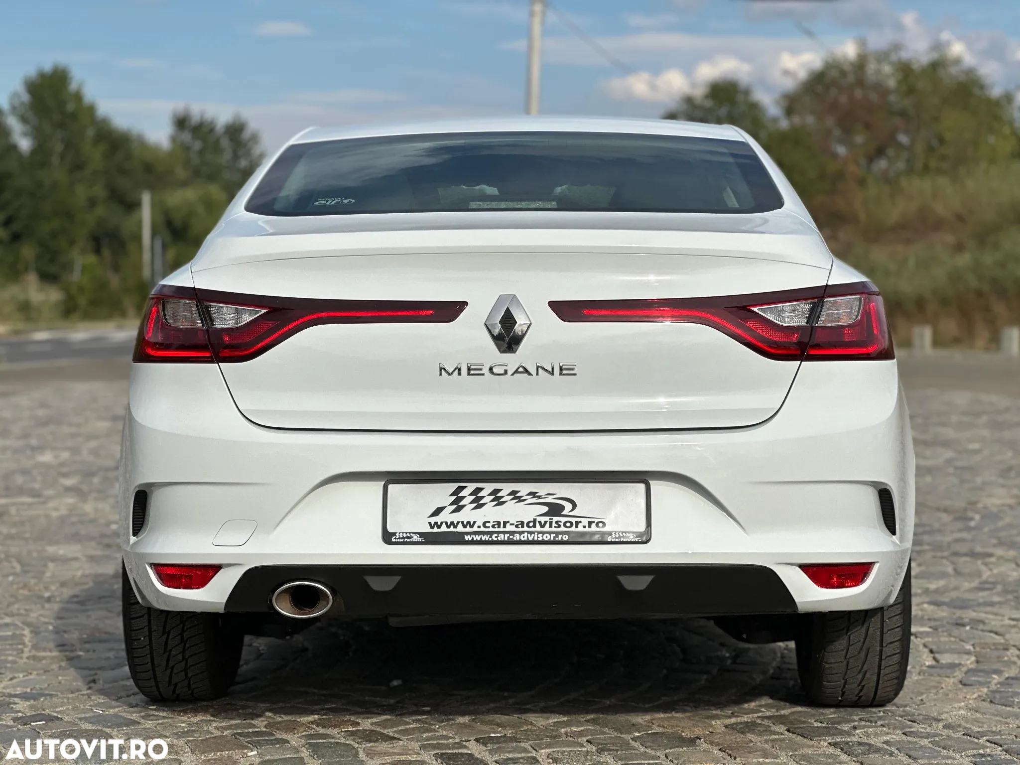 Renault Megane TCe EDC Zen - 6