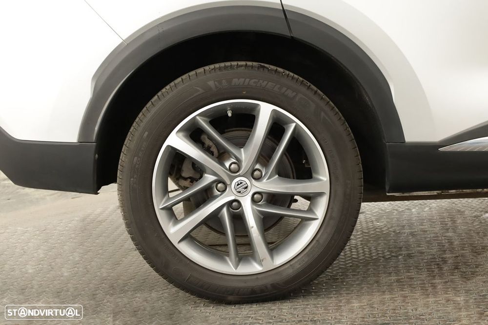 MG EHS 1.5 T-GDI Plug-in Hybrid Luxury - 5