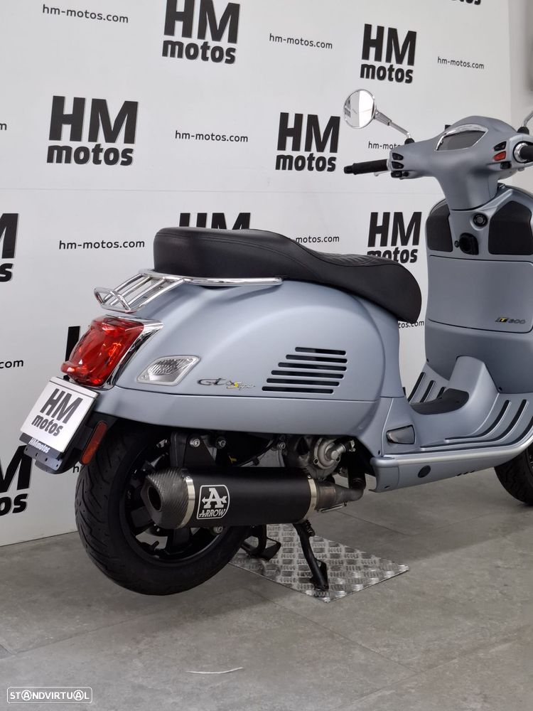 Vespa GTS Super TECH - 13