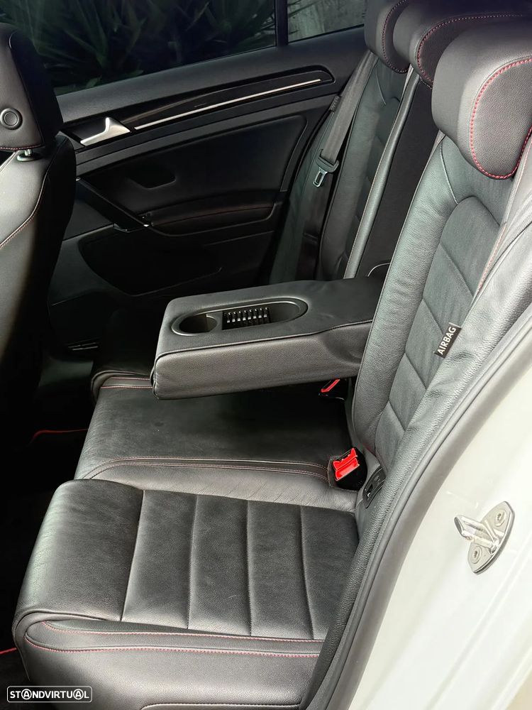 VW Golf 2.0 TSi GTi DSG Performance - 32