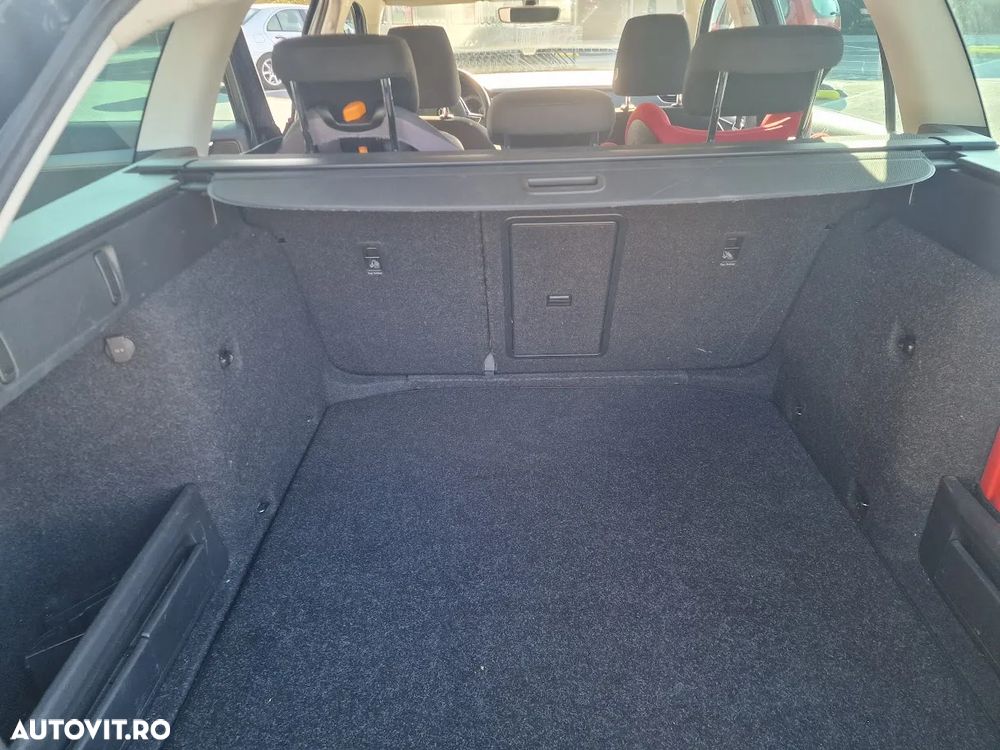 Skoda Octavia ver-combi-1-4-tsi-style - 9