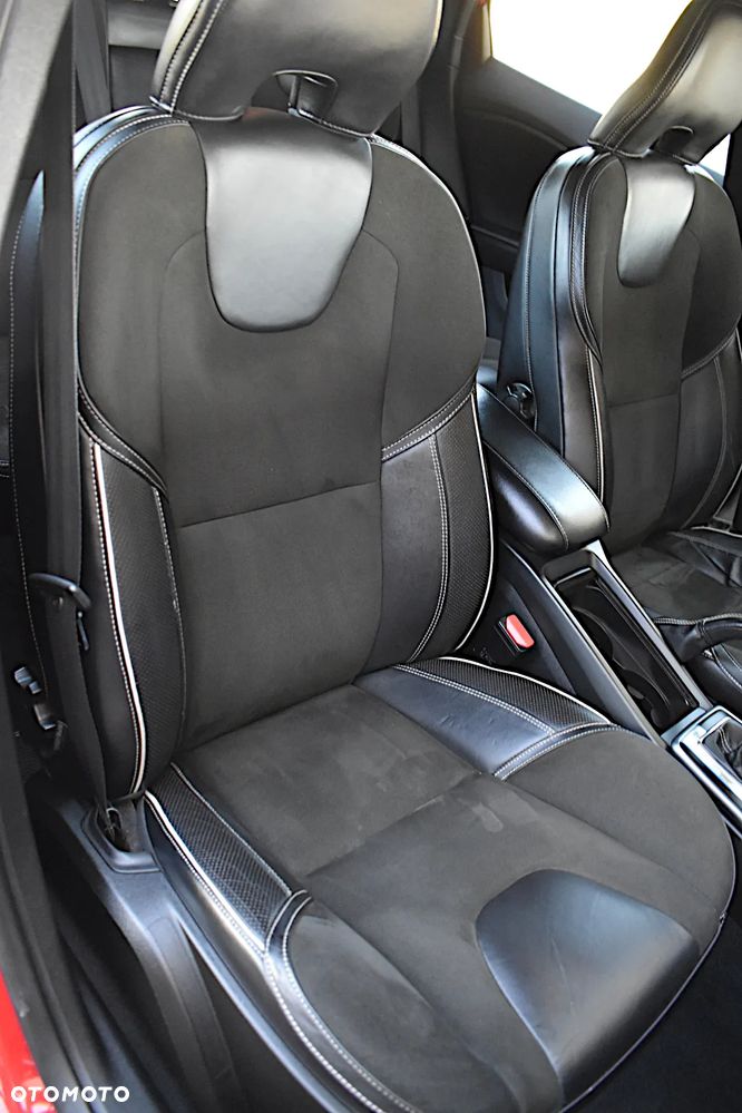 Volvo V40 D2 RDesign - 26