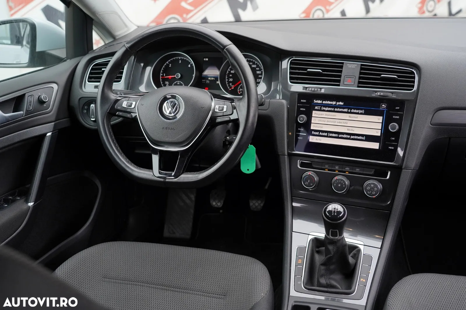 Volkswagen Golf 1.6 TDI Trendline - 12