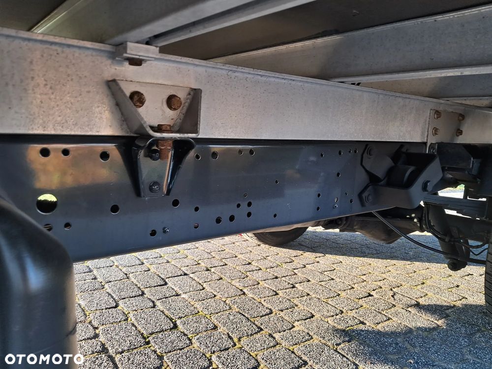Iveco 50C15 KONTENER + WINDA 8-palet Salon Polska - 37