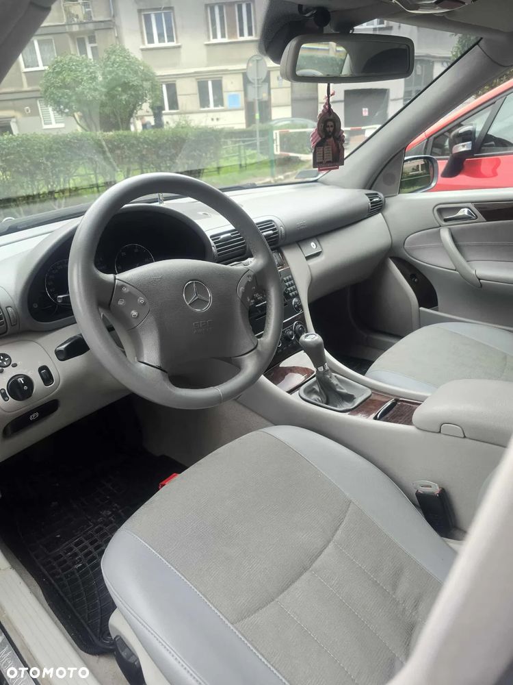 Mercedes-Benz Klasa C 200 CDI Elegance - 14