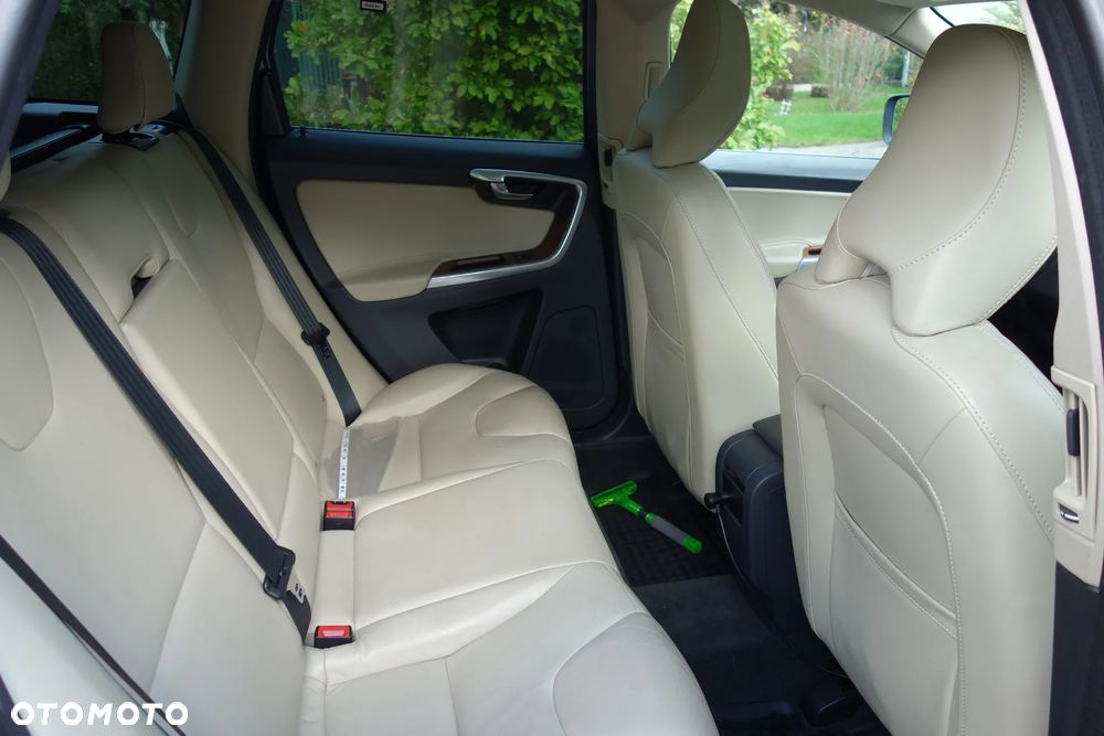 Volvo XC 60 - 8