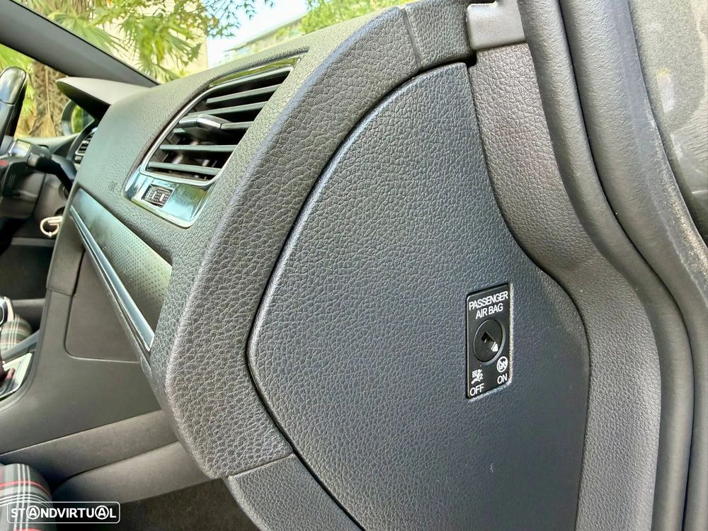 VW Golf GTI 2.0 TSI OPF DSG Performance - 6