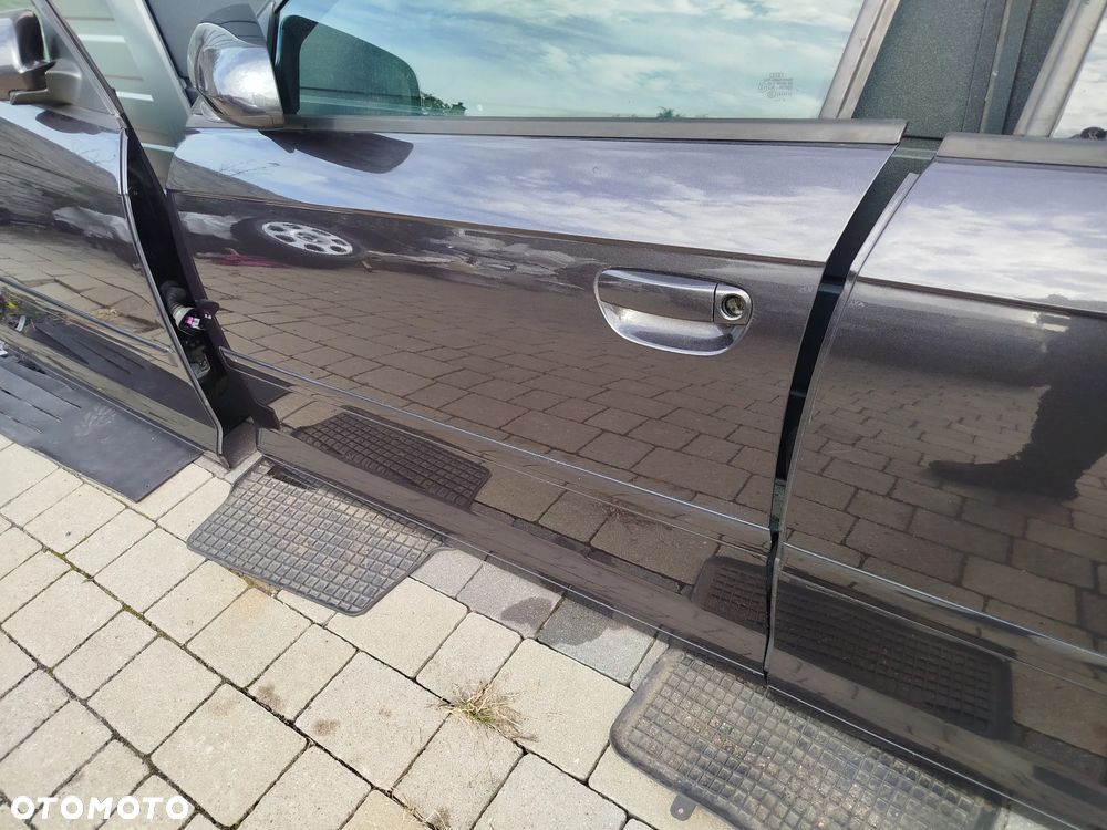 Audi A3 8P drzwi LZ7L wszystkie części - 3