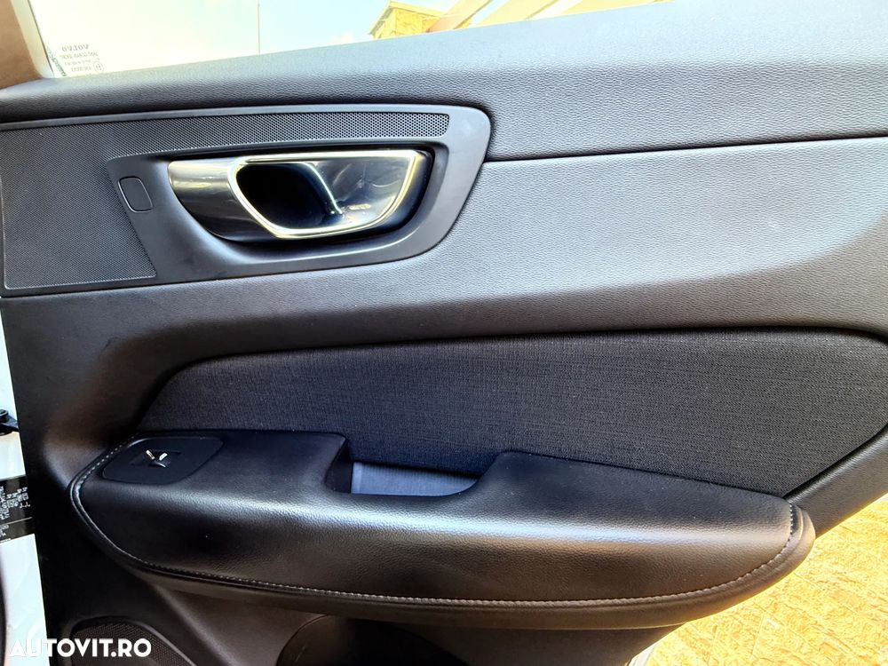 Volvo XC 60 D3 Momentum Pro - 27