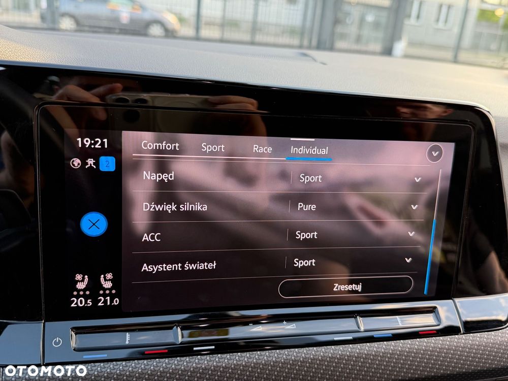 Volkswagen Golf - 28