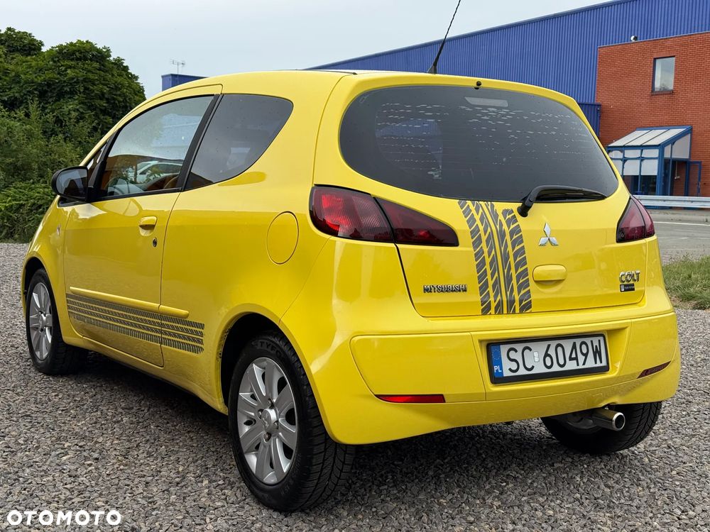 Mitsubishi Colt - 11