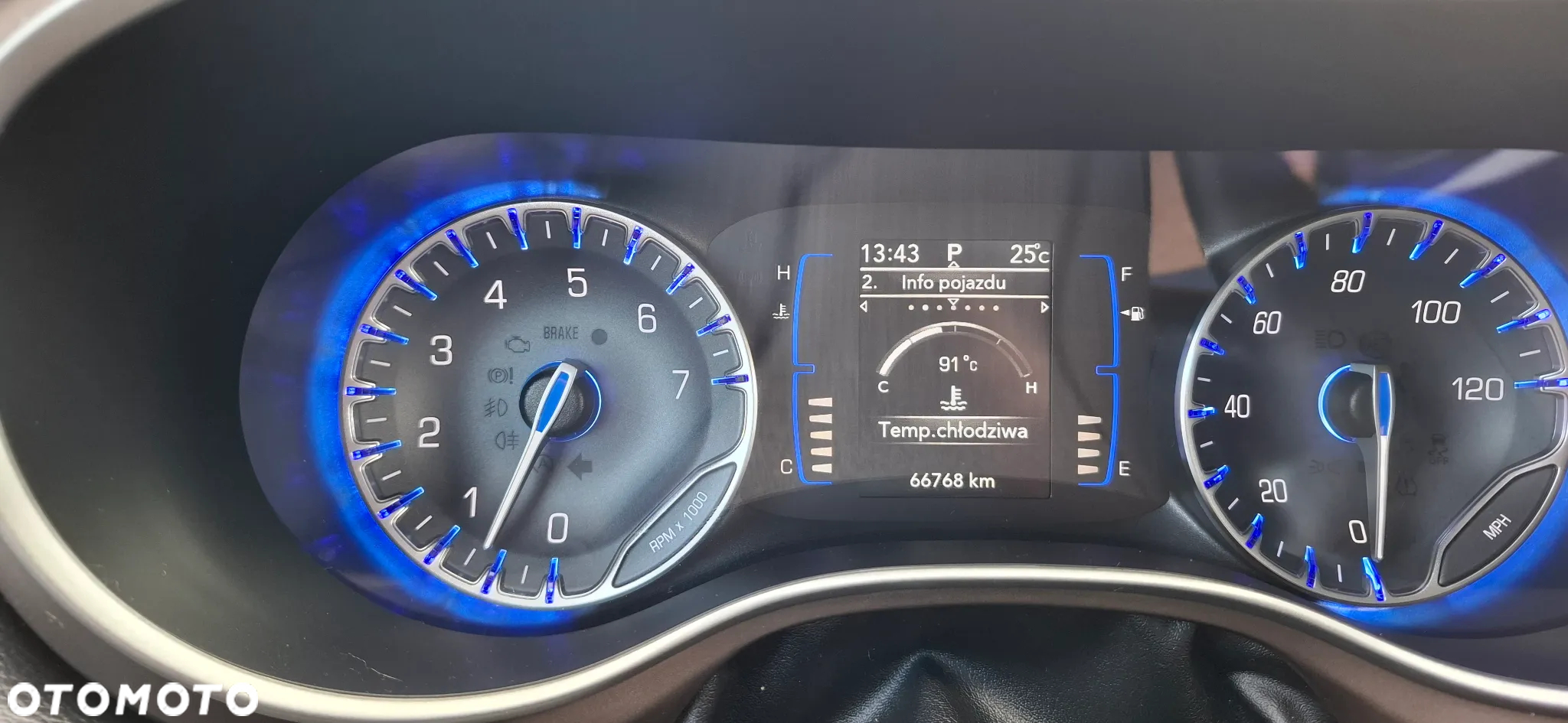 Chrysler Pacifica - 10