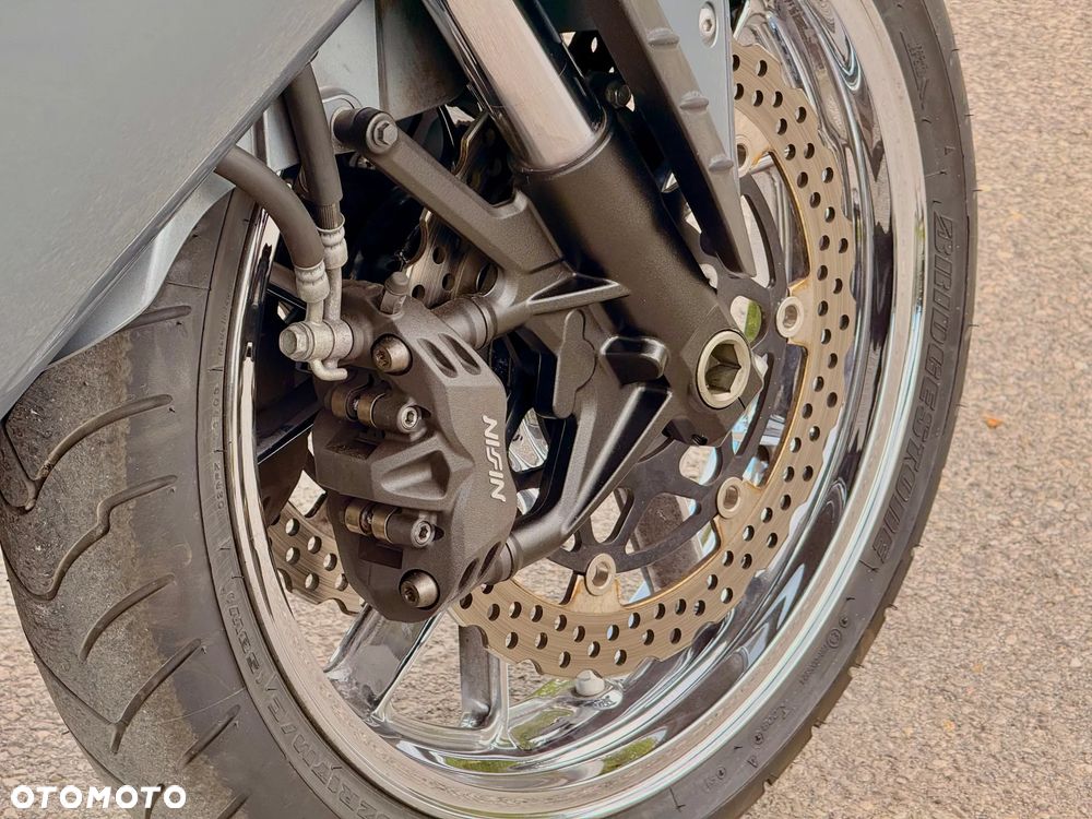 Kawasaki Concours - 30