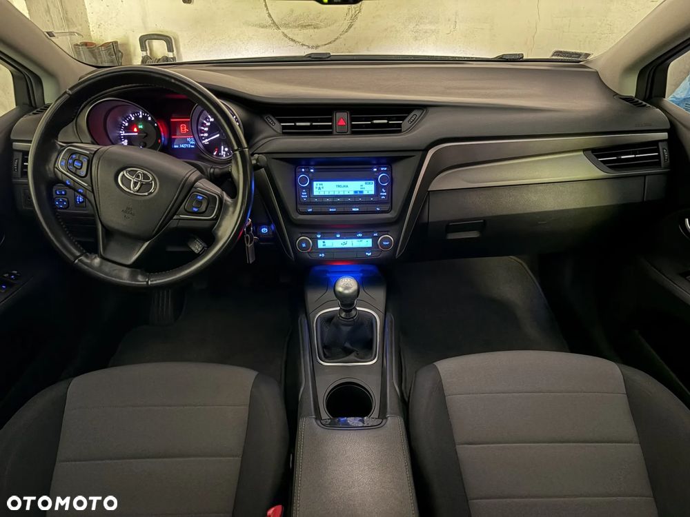 Toyota Avensis 1.8 Active - 8