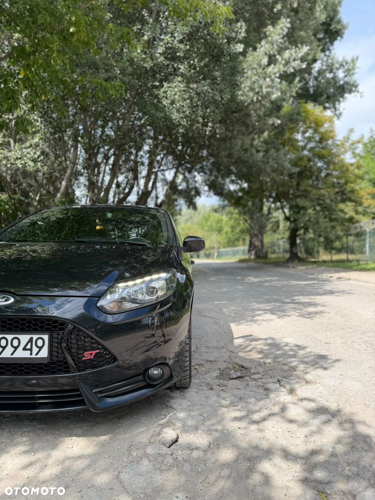 Ford Focus 2.0 EcoBoost ST mit Leder-Sport-Paket - 6