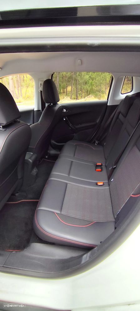 Peugeot 2008 PureTech 110 Stop&Start EAT6 GT-Line Edition - 8