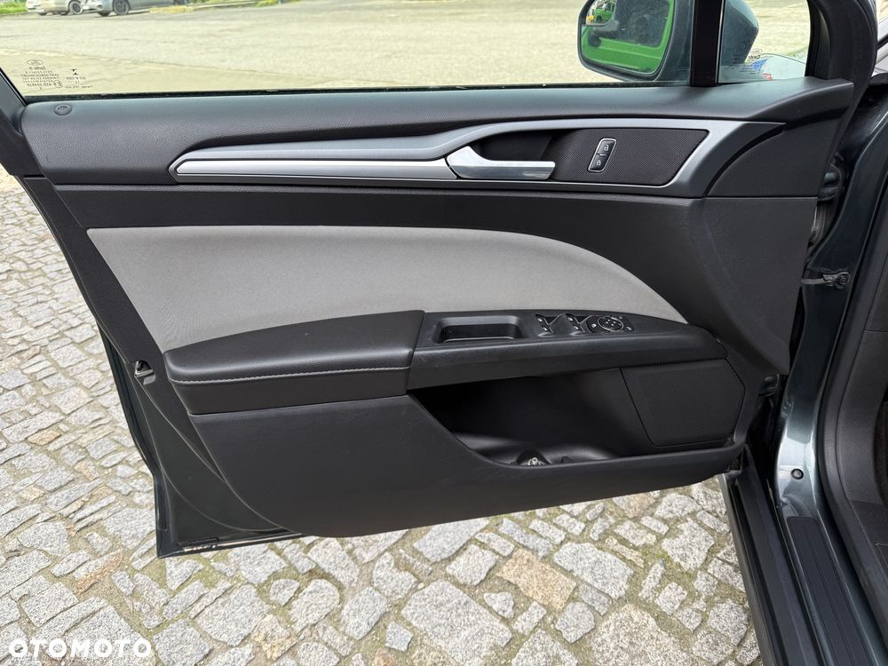 Ford Fusion - 11