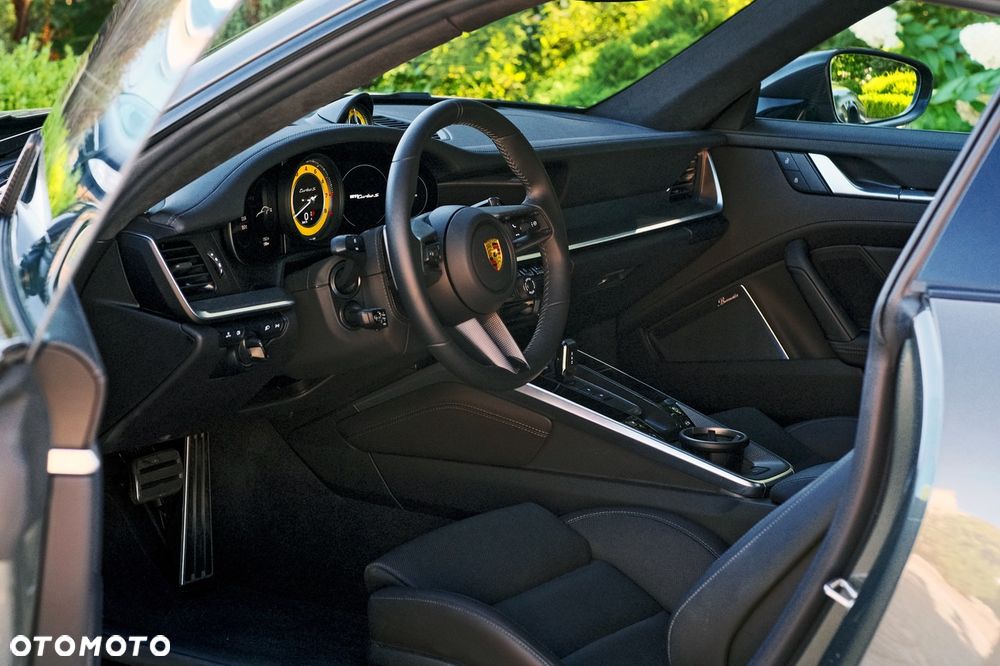 Porsche 911 Turbo S - 25