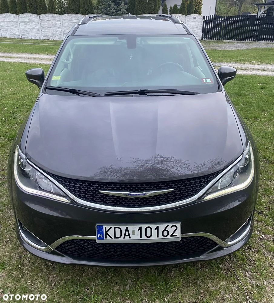 Chrysler Pacifica - 4