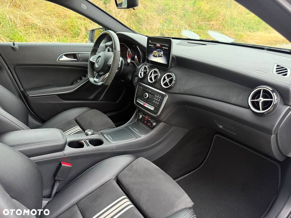 Mercedes-Benz Klasa A 180 7G-DCT AMG Line - 30