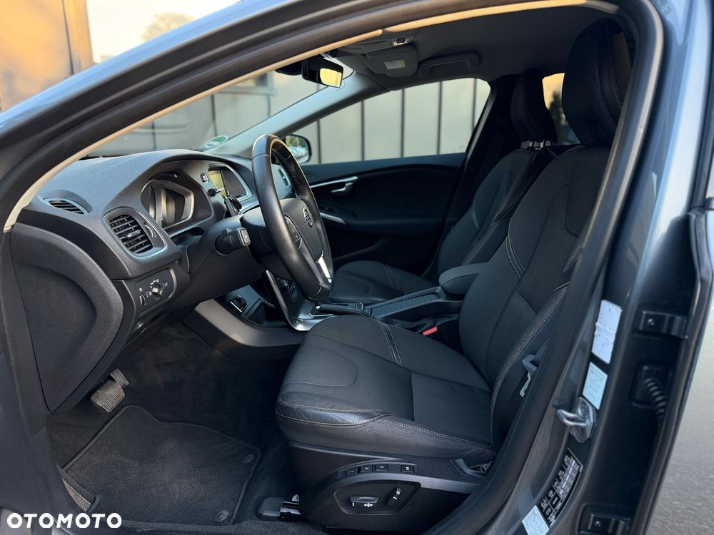 Volvo V40 Cross Country D2 Geartronic Linje You - 11