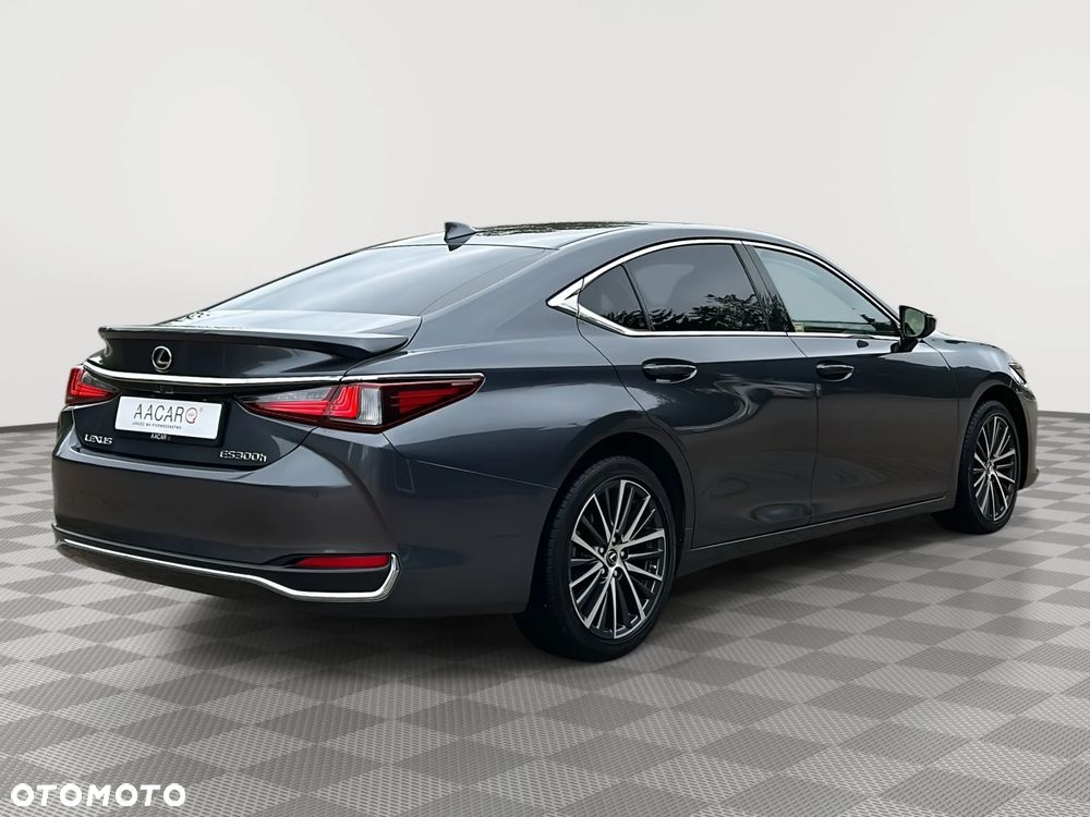 Lexus ES 300h Business Edition - 4
