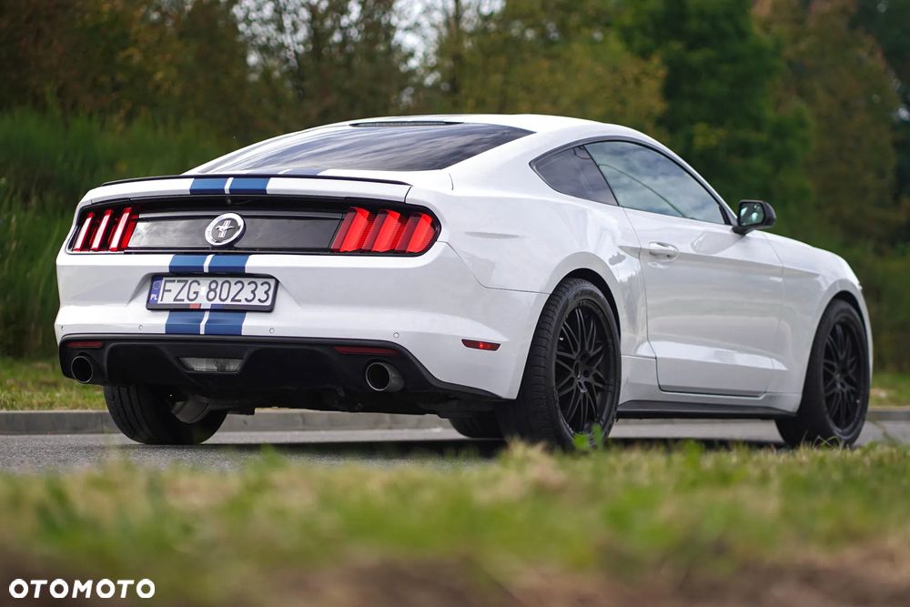 Ford Mustang - 3