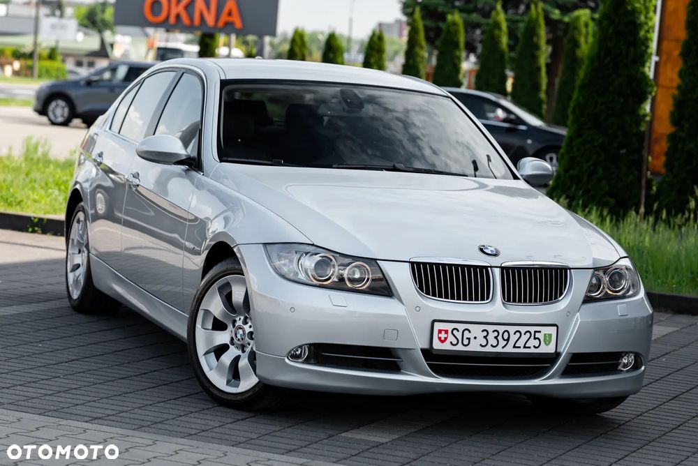 BMW Seria 3 330xi - 1