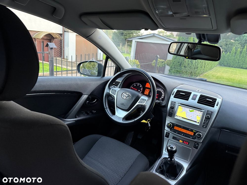 Toyota Avensis Combi 2.0 D-4D Life - 14