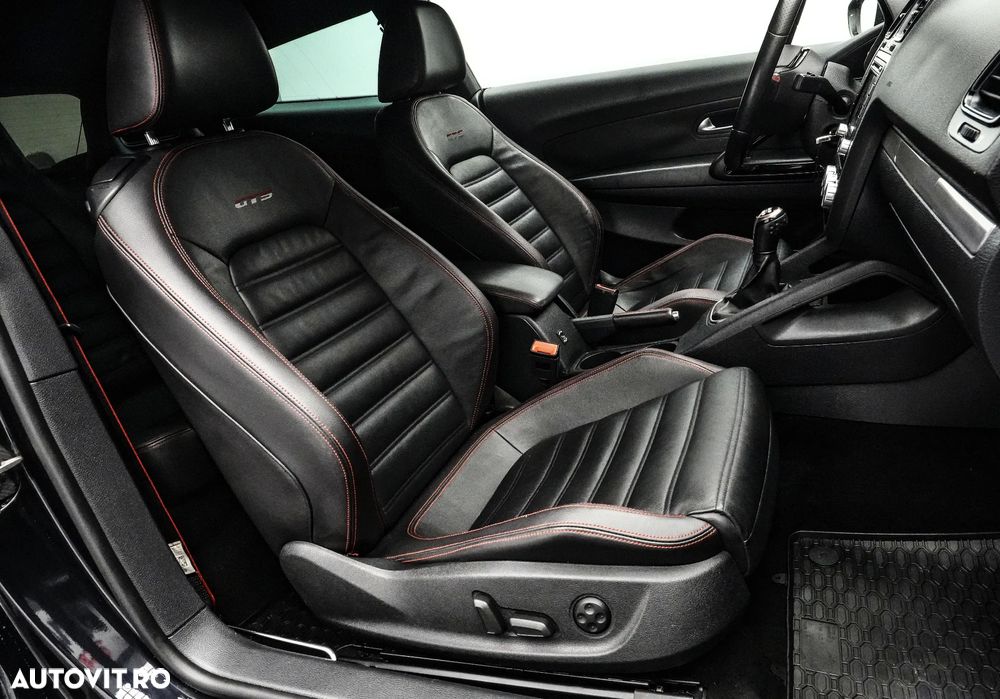 Volkswagen Scirocco 2.0 TSI - 13