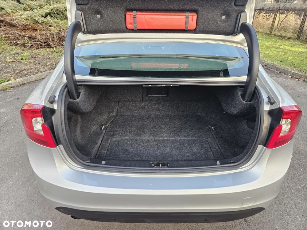 Volvo S60 DRIVe Momentum - 26