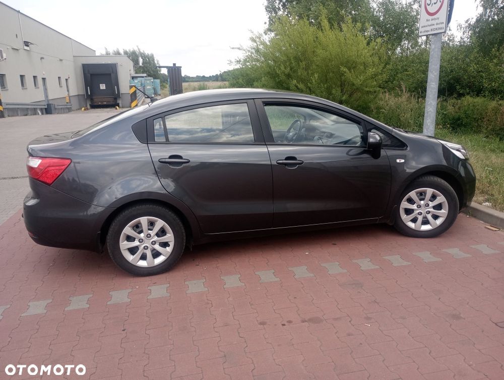 Kia Rio - 1