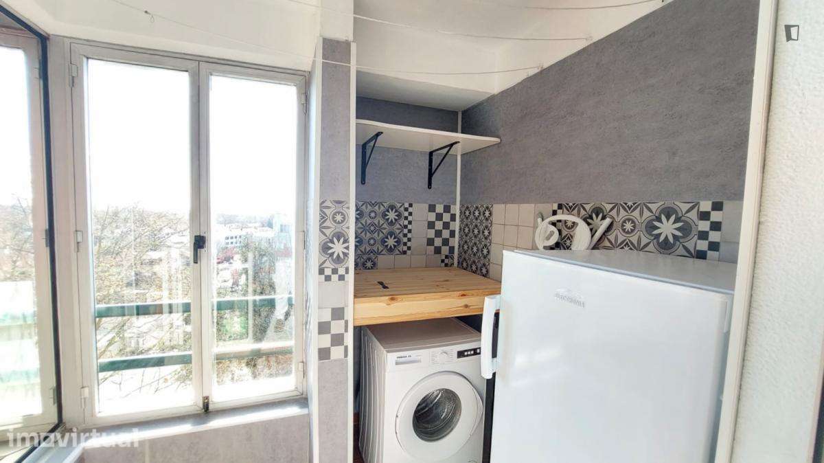 Quarto - localizado em Senhora da Hora Porto - Grande imagem: 5/12