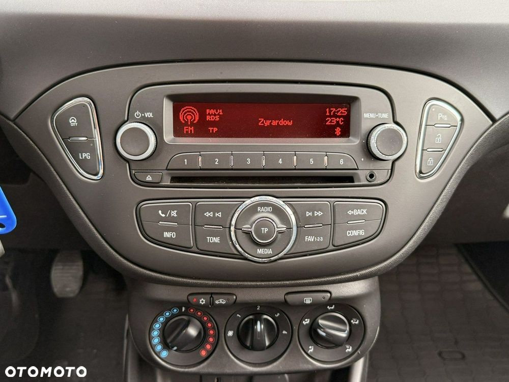 Opel Corsa 1.4 Enjoy - 24