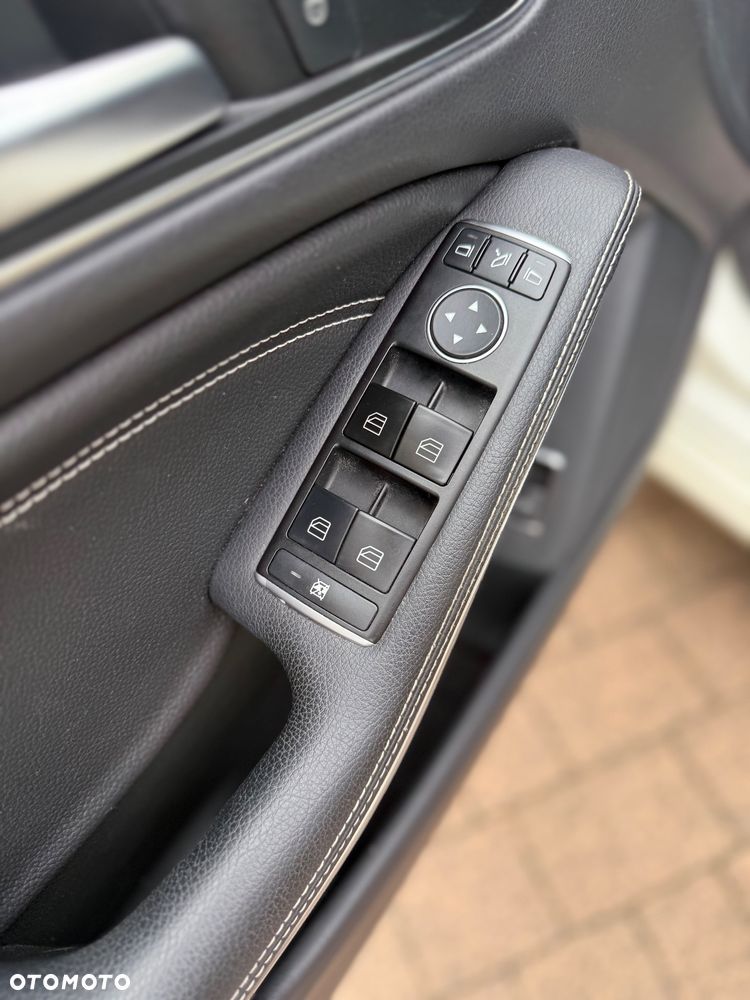 Mercedes-Benz CLA 180 7G-DCT - 15